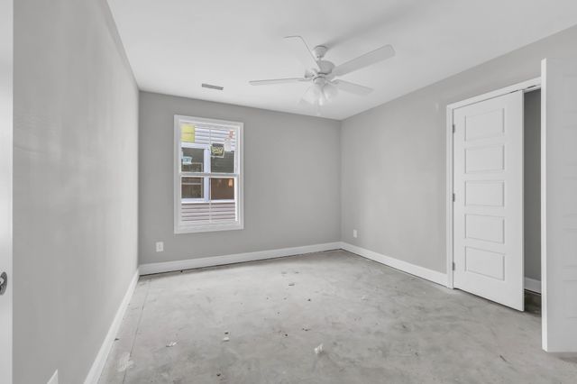 2721 Brewster Dr, Clarksville, TN 37042