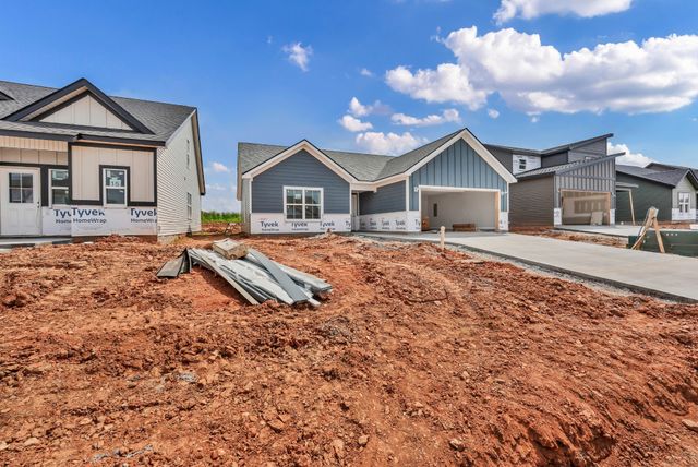 2721 Brewster Dr, Clarksville, TN 37042