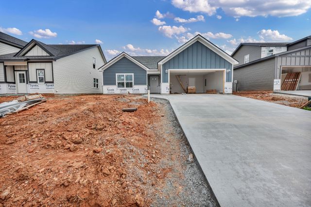 2721 Brewster Dr, Clarksville, TN 37042