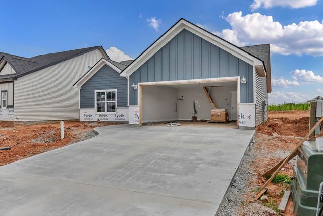 2721 Brewster Dr, Clarksville, TN 37042