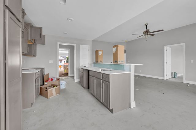 2721 Brewster Dr, Clarksville, TN 37042