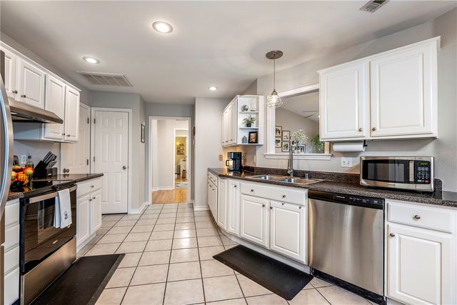 724 Colley Street, Lowell, AR 72745