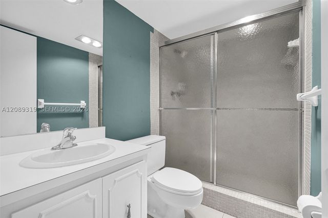 3051 S Palm Aire Dr 308, Pompano Beach, FL 33069