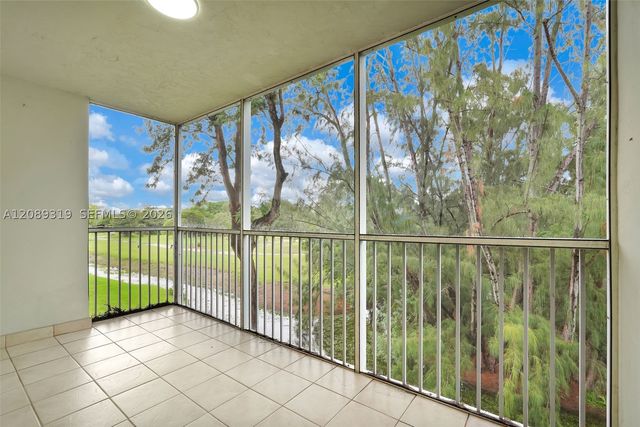 3051 S Palm Aire Dr 308, Pompano Beach, FL 33069