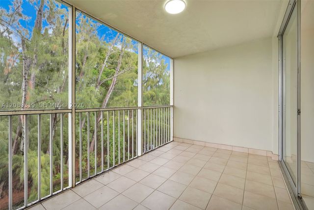 3051 S Palm Aire Dr 308, Pompano Beach, FL 33069