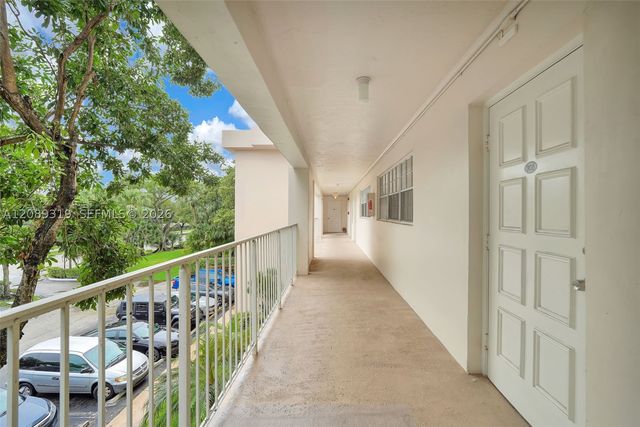3051 S Palm Aire Dr 308, Pompano Beach, FL 33069