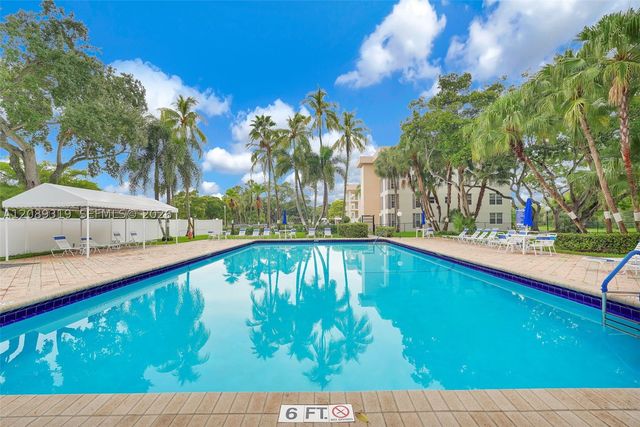 3051 S Palm Aire Dr 308, Pompano Beach, FL 33069
