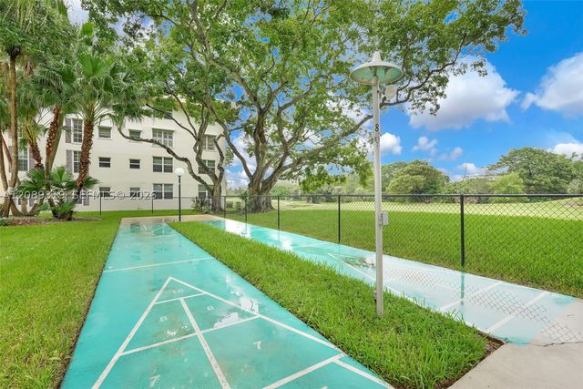 3051 S Palm Aire Dr 308, Pompano Beach, FL 33069