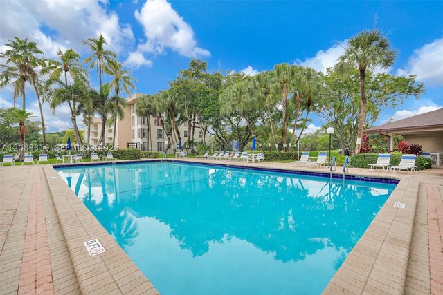 3051 S Palm Aire Dr 308, Pompano Beach, FL 33069