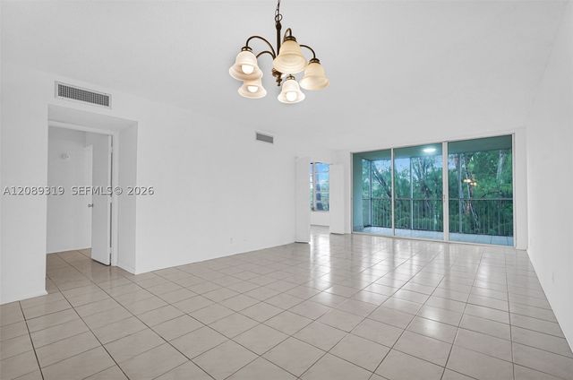 3051 S Palm Aire Dr 308, Pompano Beach, FL 33069