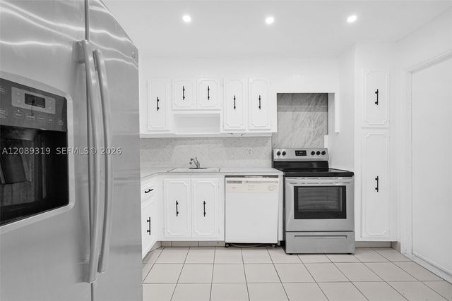 3051 S Palm Aire Dr 308, Pompano Beach, FL 33069
