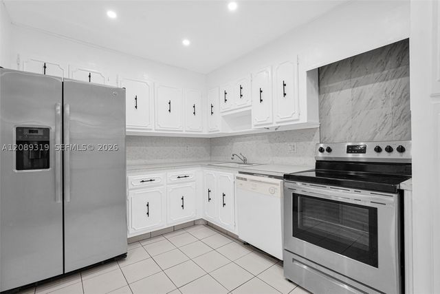 3051 S Palm Aire Dr 308, Pompano Beach, FL 33069