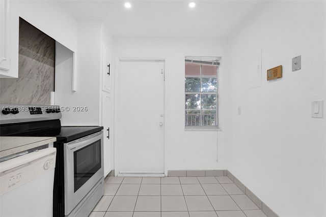 3051 S Palm Aire Dr 308, Pompano Beach, FL 33069