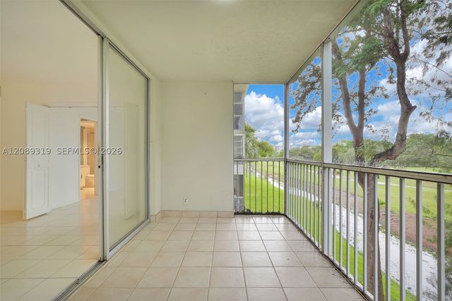 3051 S Palm Aire Dr 308, Pompano Beach, FL 33069