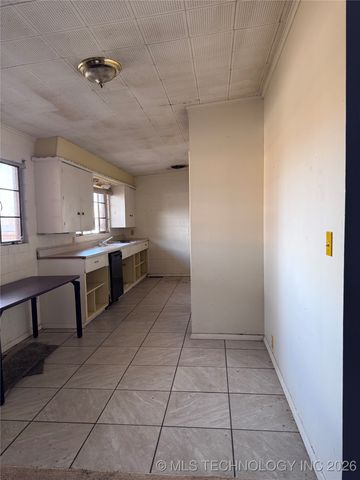 3812 E 28th Street, Tulsa, OK 74114