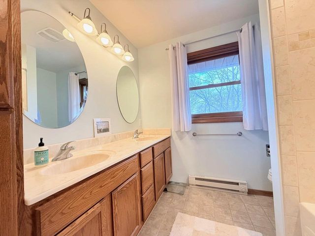 2832 Riva Ridge Circle, Cottage Grove, WI 53527