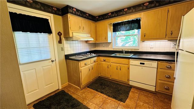 3218 Eastview Rd, Bethel Park, PA 15102