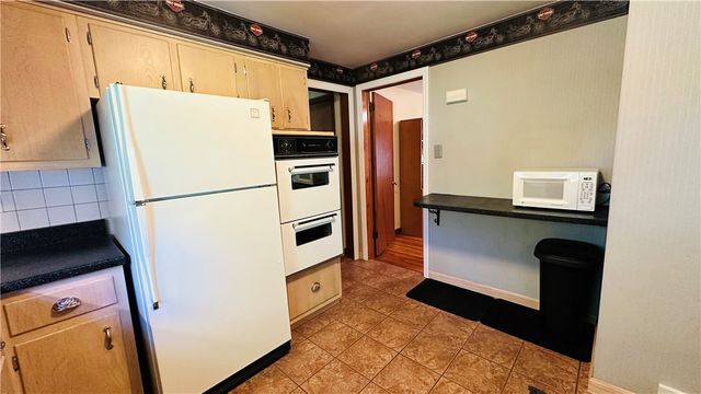 3218 Eastview Rd, Bethel Park, PA 15102
