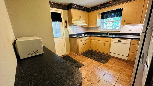 3218 Eastview Rd, Bethel Park, PA 15102