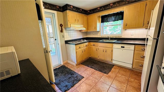 3218 Eastview Rd, Bethel Park, PA 15102