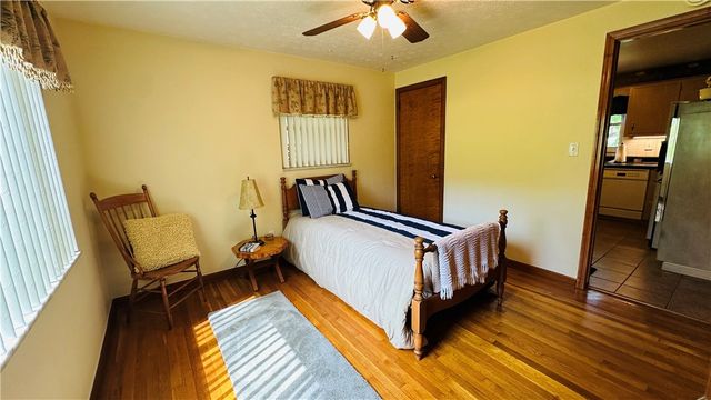 3218 Eastview Rd, Bethel Park, PA 15102