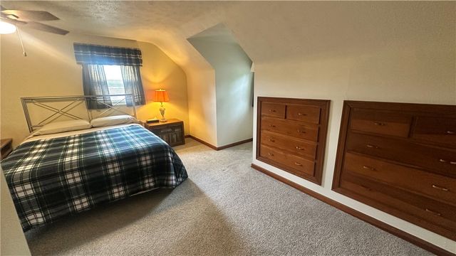 3218 Eastview Rd, Bethel Park, PA 15102