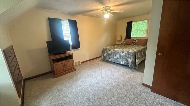 3218 Eastview Rd, Bethel Park, PA 15102