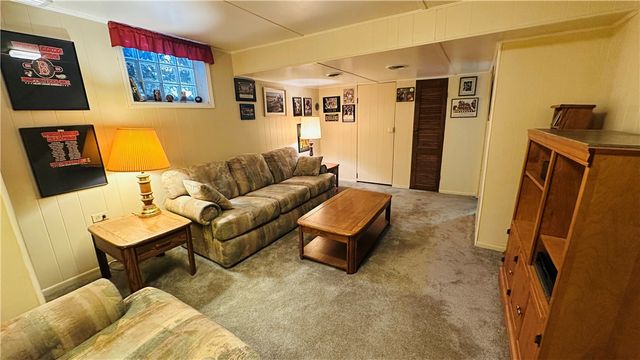 3218 Eastview Rd, Bethel Park, PA 15102