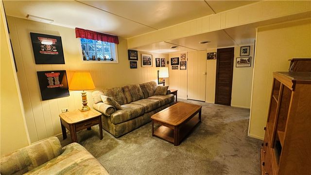 3218 Eastview Rd, Bethel Park, PA 15102