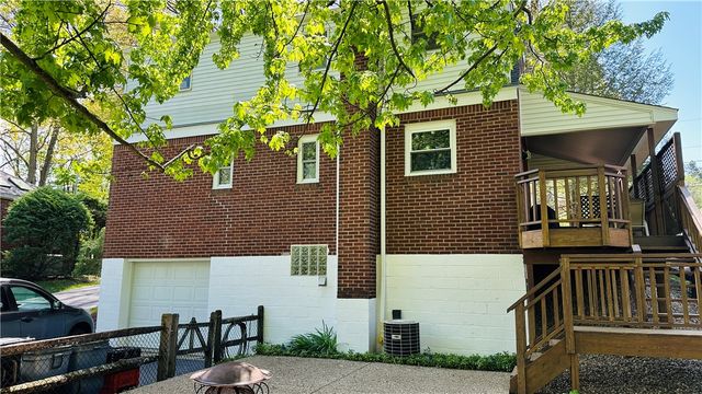 3218 Eastview Rd, Bethel Park, PA 15102