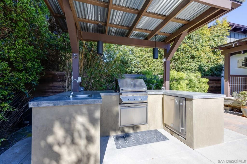 Image 22 of property listing at 554 & 556 Stratford Dr, Encinitas, CA 92024