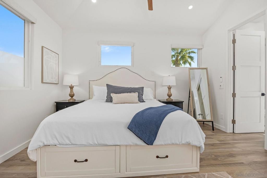 Image 34 of property listing at 554 & 556 Stratford Dr, Encinitas, CA 92024