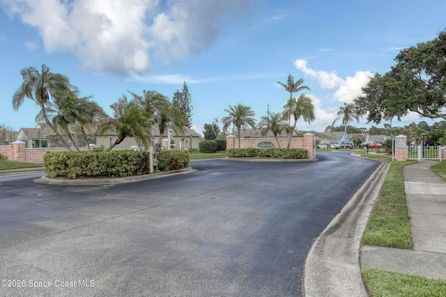 2153 Redwood Circle NE, Palm Bay, FL 32905