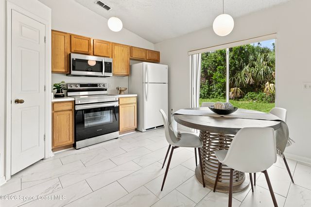 2153 Redwood Circle NE, Palm Bay, FL 32905