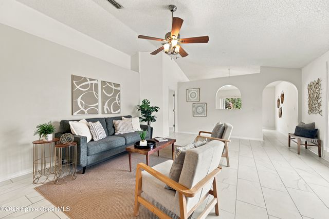 2153 Redwood Circle NE, Palm Bay, FL 32905