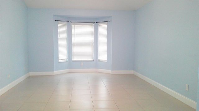 8512 CANTERBURY LAKE BOULEVARD, Tampa, FL 33619