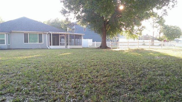 8512 CANTERBURY LAKE BOULEVARD, Tampa, FL 33619