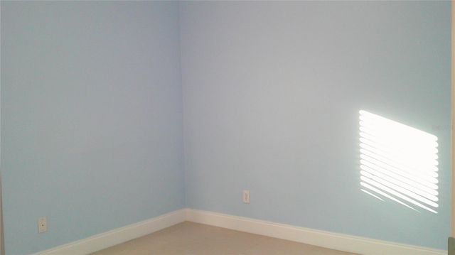 8512 CANTERBURY LAKE BOULEVARD, Tampa, FL 33619