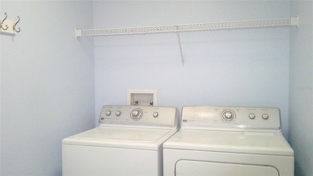 8512 CANTERBURY LAKE BOULEVARD, Tampa, FL 33619