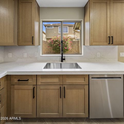 4052 E ABRAHAM Lane, Phoenix, AZ 85050