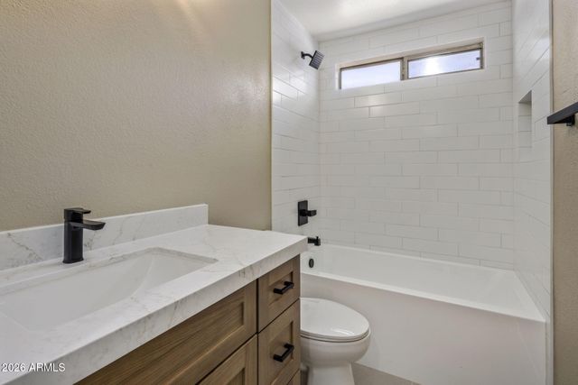 4052 E ABRAHAM Lane, Phoenix, AZ 85050