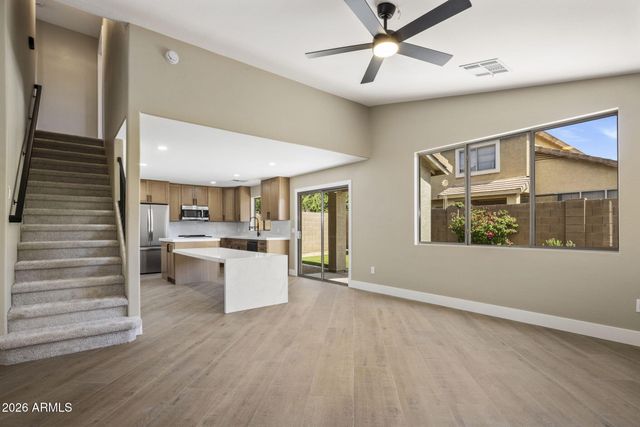 4052 E ABRAHAM Lane, Phoenix, AZ 85050