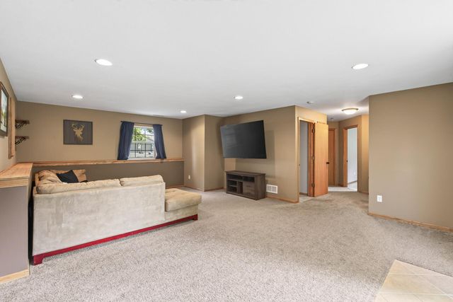 796 Park Brook Road NW, Isanti, MN 55040