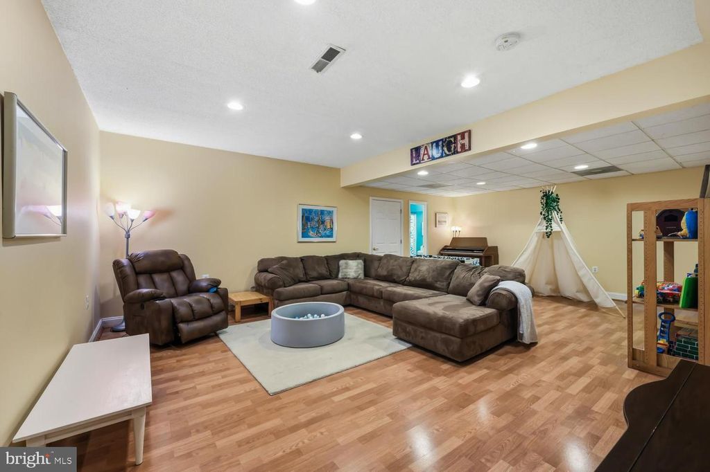 Image 59 of property listing at 127 PLEASANT SPRINGS DR, Centreville, MD 21617