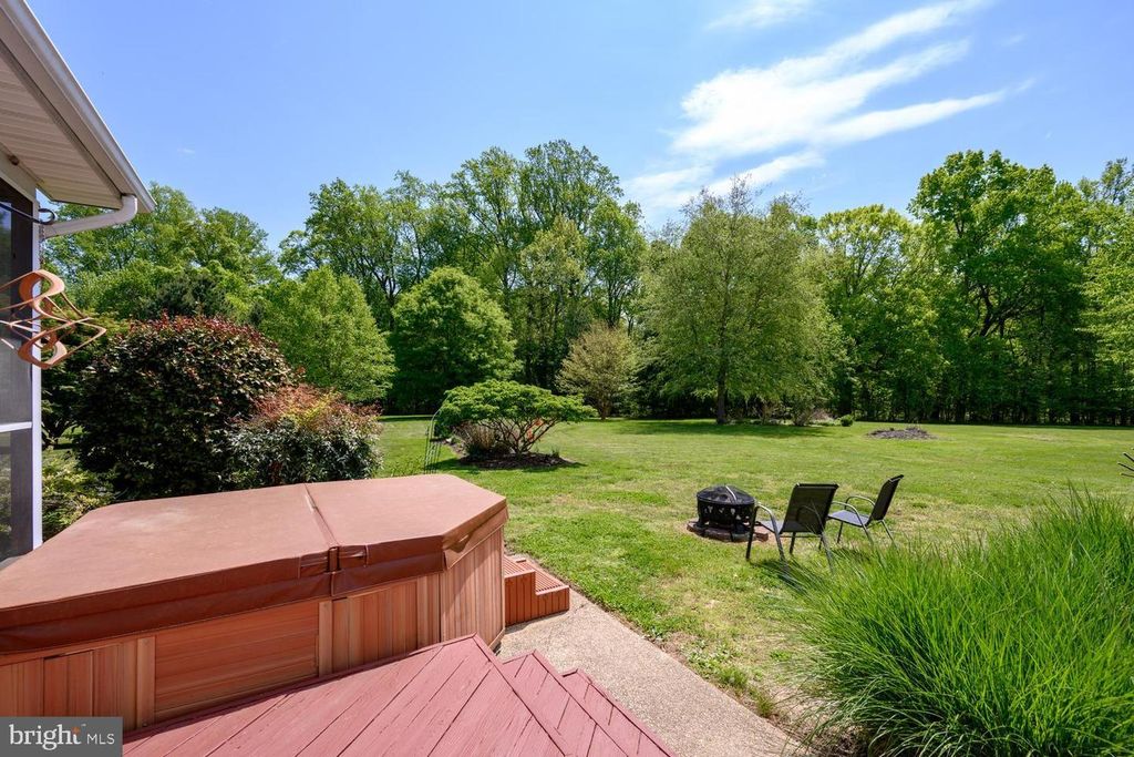 Image 74 of property listing at 127 PLEASANT SPRINGS DR, Centreville, MD 21617