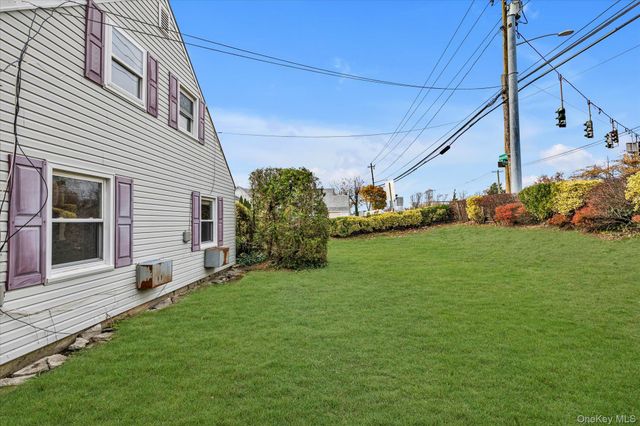 1 Ranch Lane, Levittown, NY 11756