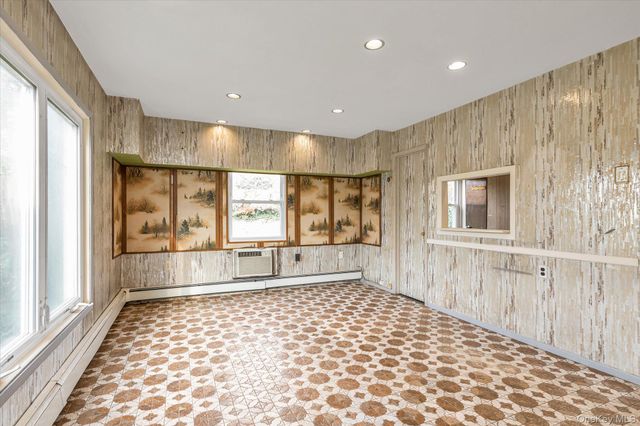 1 Ranch Lane, Levittown, NY 11756