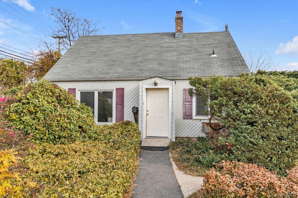 1 Ranch Lane, Levittown, NY 11756