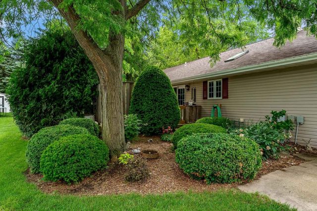 535 Danielson Drive, Darien, WI 53114