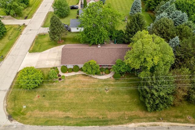 535 Danielson Drive, Darien, WI 53114